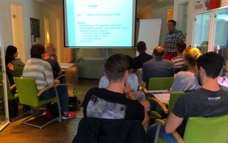 Chiropraktik Campus Seminar Menschen bei einem Seminar