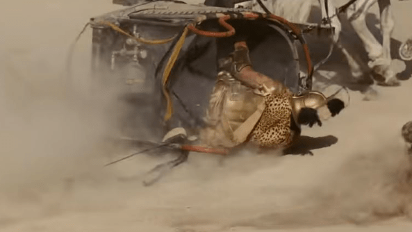 Gladiator Eine Filmszene aus dem Film Gladiator, abgebildet ist ein umgekippter Streitwagen