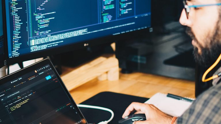 EffizienterCode_unsplash_procreator_300dpi EffizienterCode_unsplash_procreator_300dpi