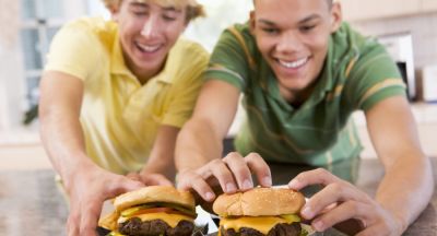 Hat Junk-Food Einfluss auf das Gehirn von Jugendlichen?